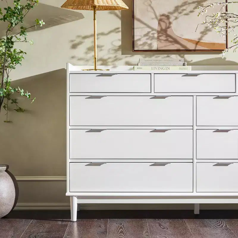 Comò orizzontale Mid-Century Modern a 9 cassetti, Pino massiccio, Gambe affusolate, 148,89 cm L