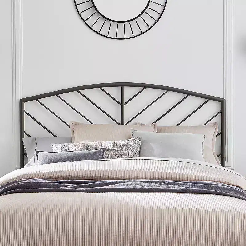Testiera matrimoniale/queen in metallo, design a fuso a spina di pesce, finitura bronzo grigio, larghezza 53,75"