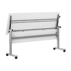 Tavolo da formazione ribaltabile e impilabile, struttura in acciaio, capacità 136 kg, ruote con blocco